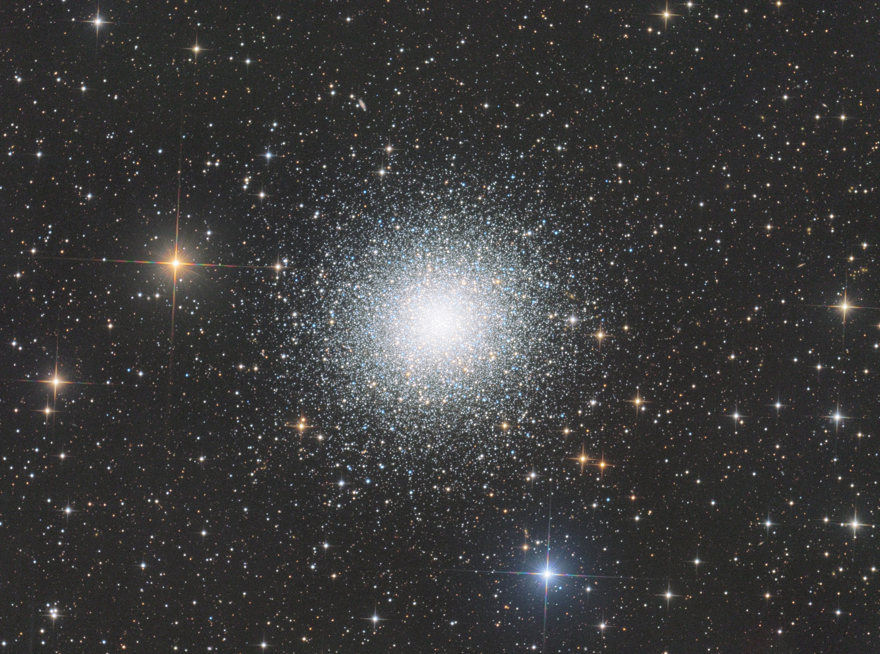 Globular Cluster M13 by Herbert WALTER