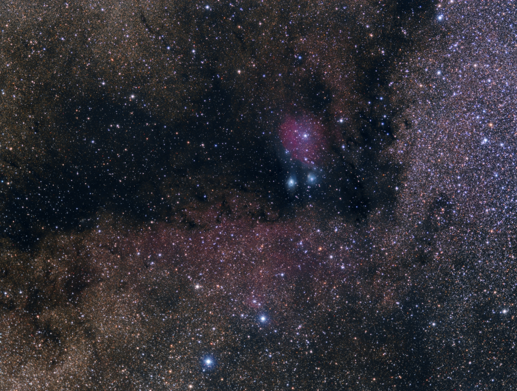 VdB118 and VdB119 Reflection Nebulae